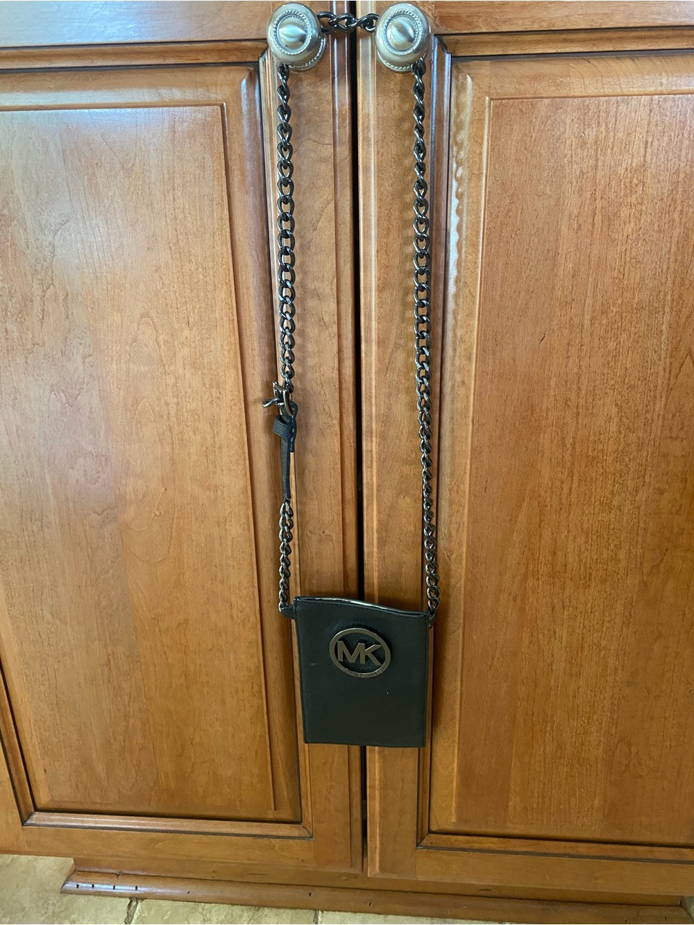 Damaged Michael Kors Black Leather MK Logo Chain Phone Pouch Crossbody